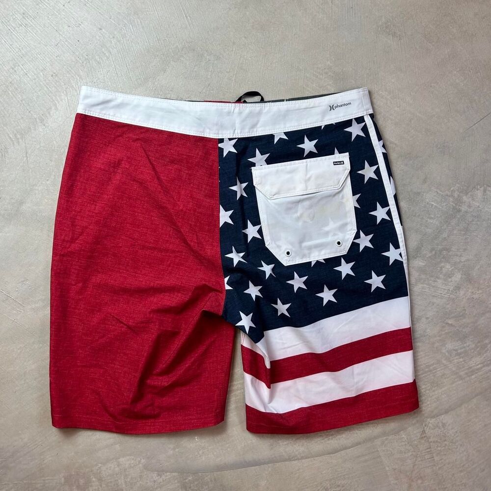 Hurley Men's multi Shorts - Picture 2 of 6
